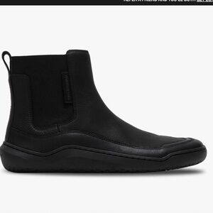 Vivobarefoot Gobi Chelsea EU 39 - 8 US normally